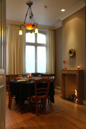 Отель B&B @ Room's  Ипр